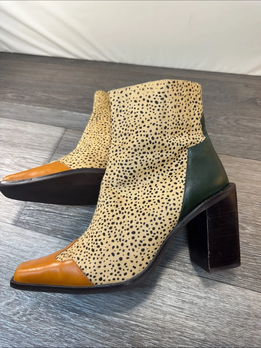 Jeffrey Campbell Tan Spotted Ankle heeled boots woman’s SZ 9 (j269)